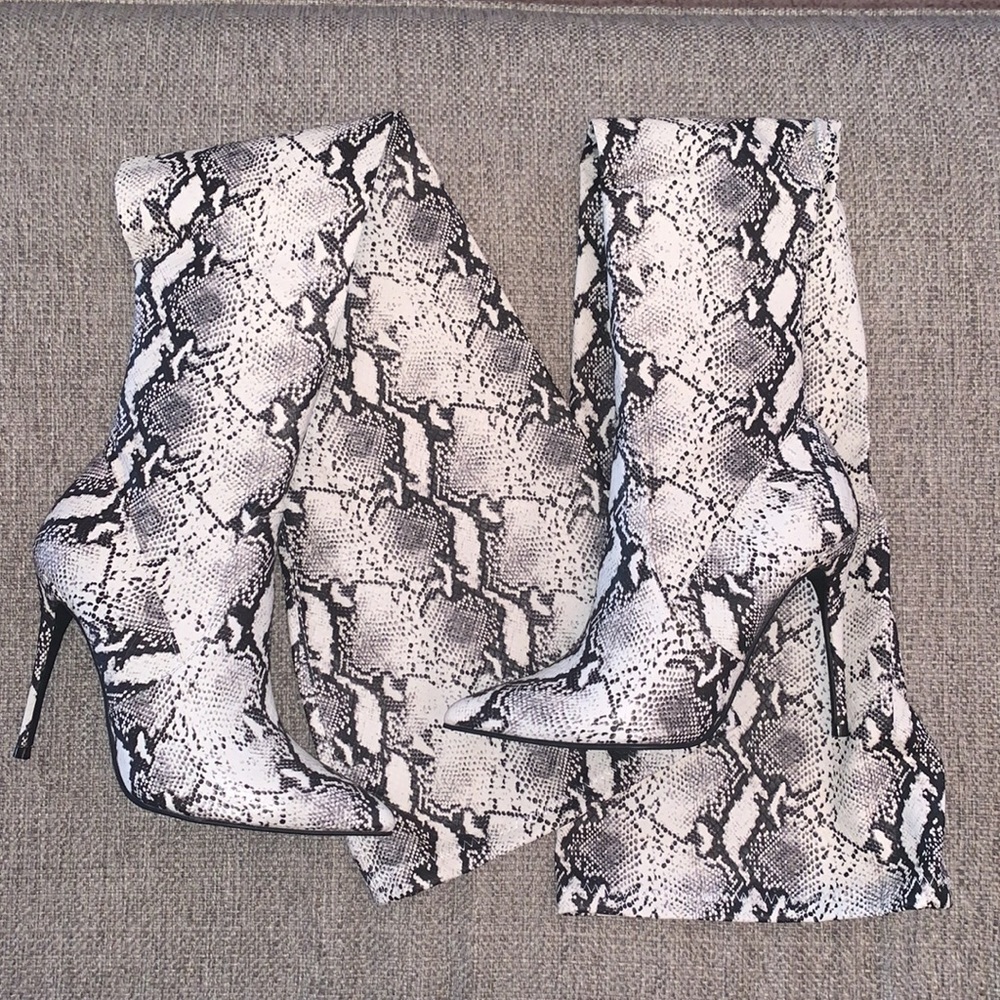 Steve Madden Domain thigh high boots snake print - Picture 7 of 9